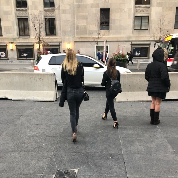 Meet your Posher, Claire - Picture 1 of 1